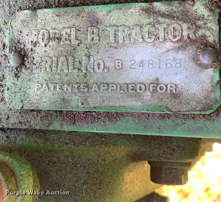 image for item LH9632 1949 John Deere B  tractor