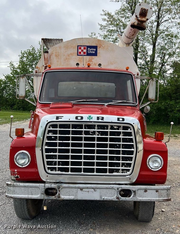 image for item LI9707 1978 Ford 7000  feed delivery truck