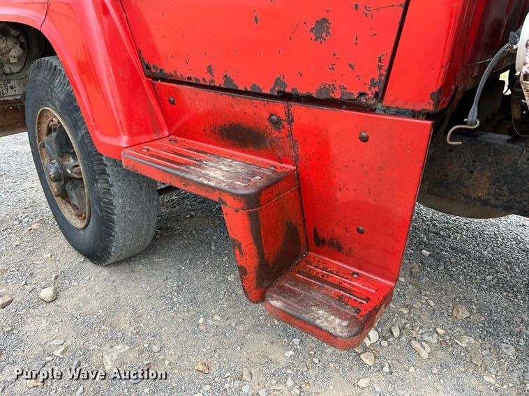 image for item LI9707 1978 Ford 7000  feed delivery truck