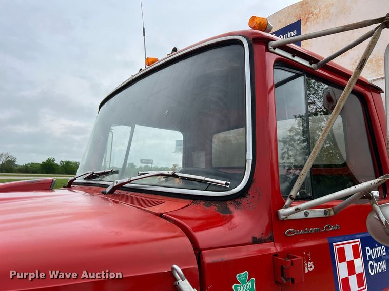 image for item LI9707 1978 Ford 7000  feed delivery truck