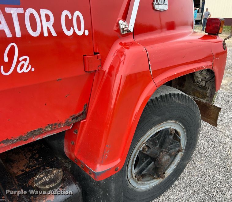 image for item LI9707 1978 Ford 7000  feed delivery truck