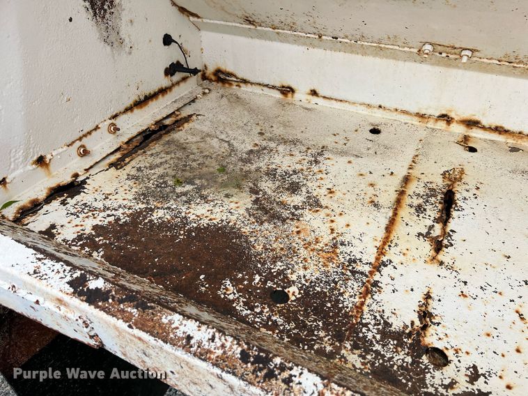 image for item LI9707 1978 Ford 7000  feed delivery truck