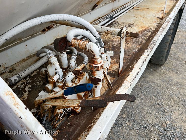 image for item LI9707 1978 Ford 7000  feed delivery truck