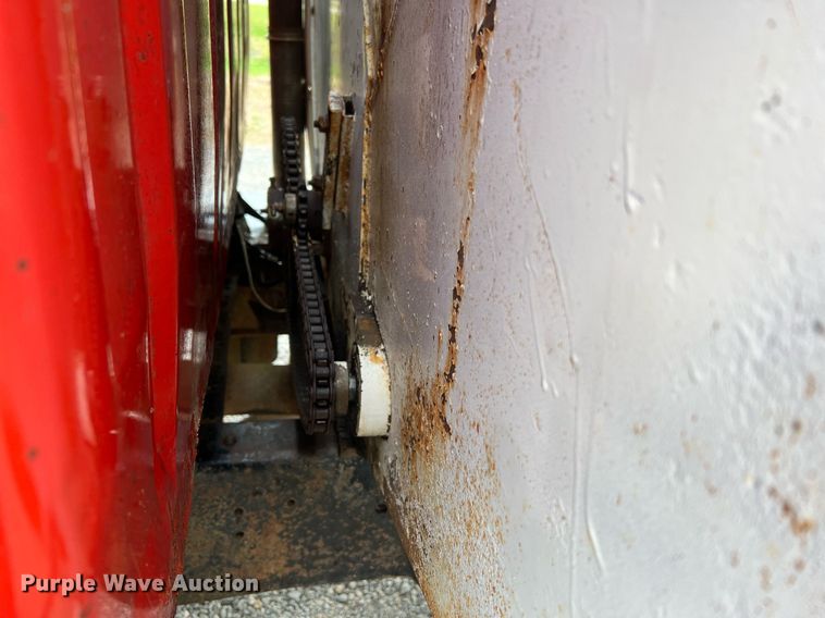 image for item LI9707 1978 Ford 7000  feed delivery truck