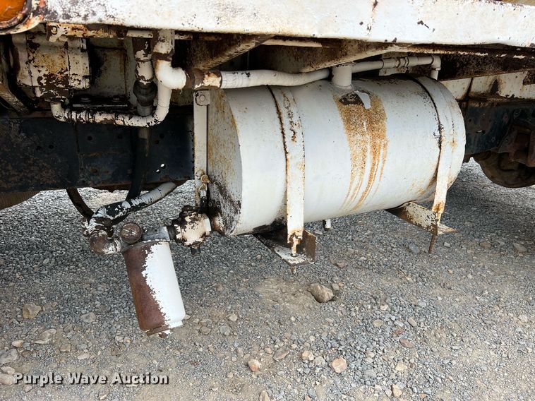 image for item LI9707 1978 Ford 7000  feed delivery truck