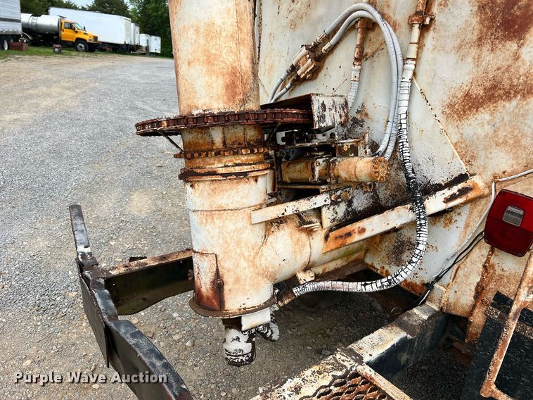 image for item LI9707 1978 Ford 7000  feed delivery truck