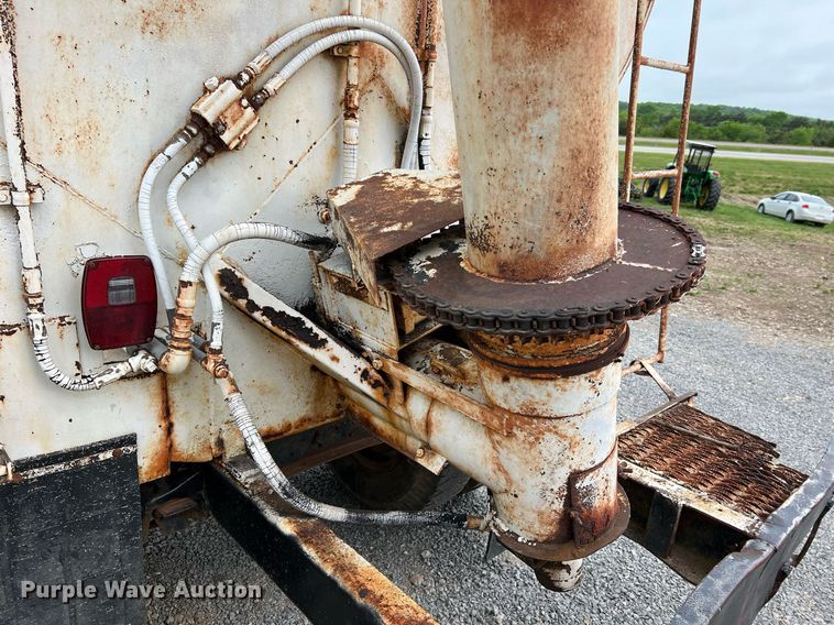 image for item LI9707 1978 Ford 7000  feed delivery truck