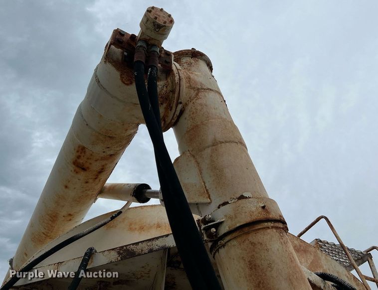 image for item LI9707 1978 Ford 7000  feed delivery truck