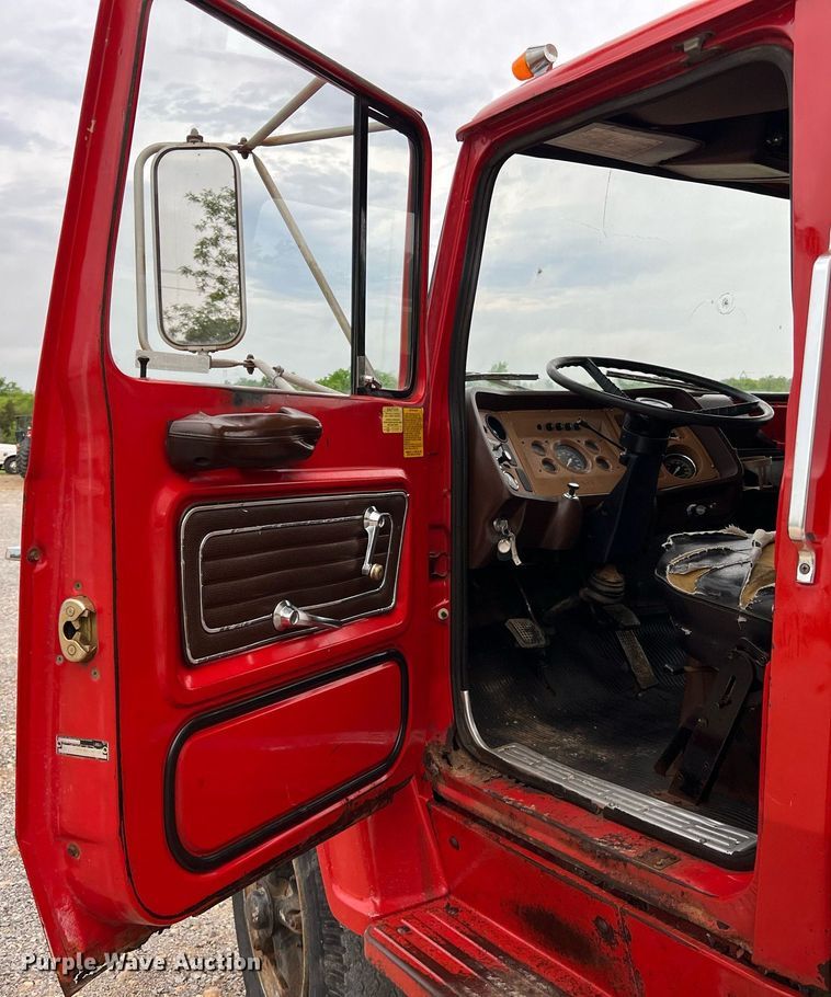 image for item LI9707 1978 Ford 7000  feed delivery truck