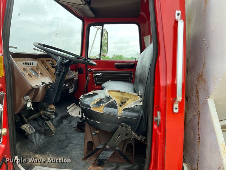 image for item LI9707 1978 Ford 7000  feed delivery truck