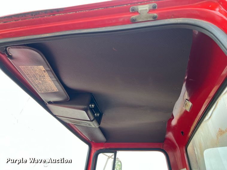 image for item LI9707 1978 Ford 7000  feed delivery truck