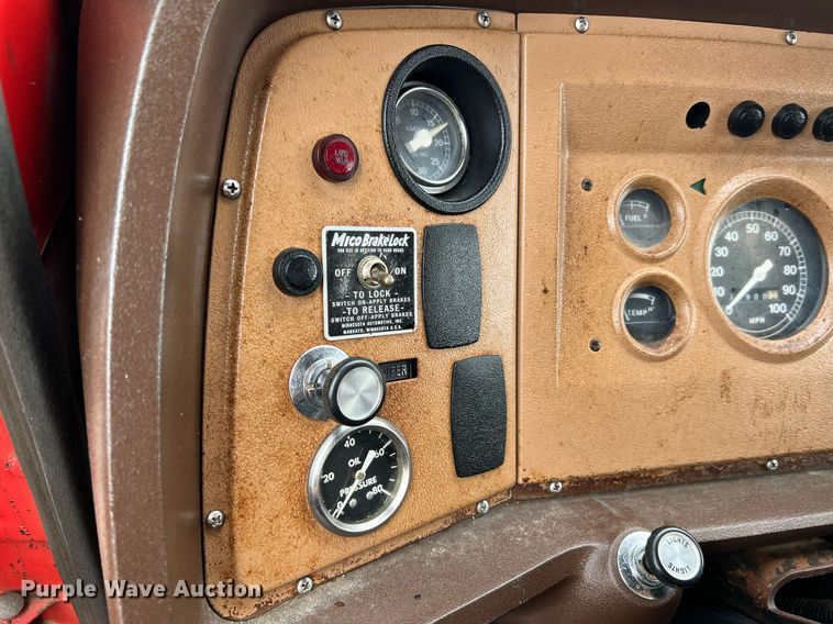 image for item LI9707 1978 Ford 7000  feed delivery truck