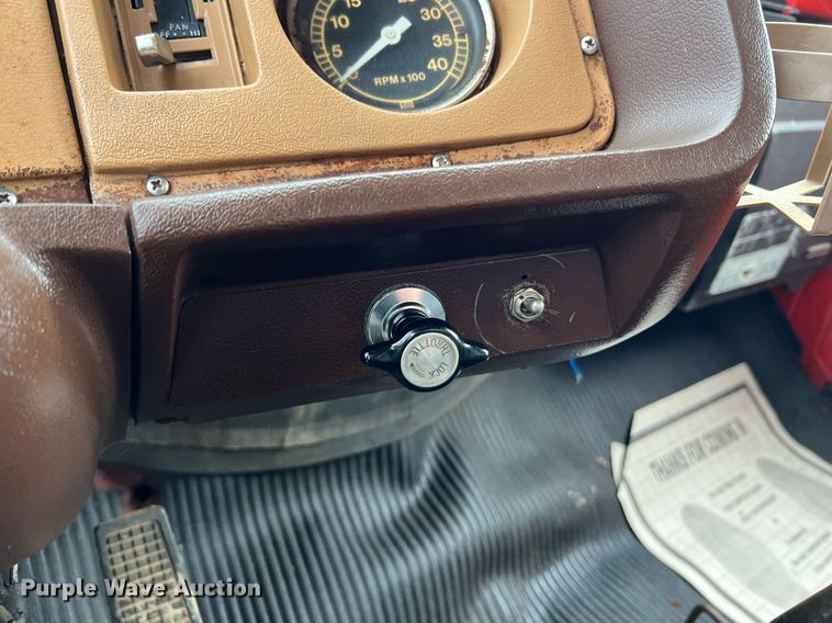 image for item LI9707 1978 Ford 7000  feed delivery truck