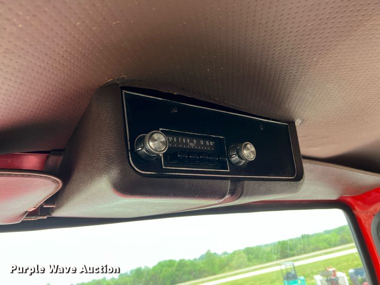 image for item LI9707 1978 Ford 7000  feed delivery truck