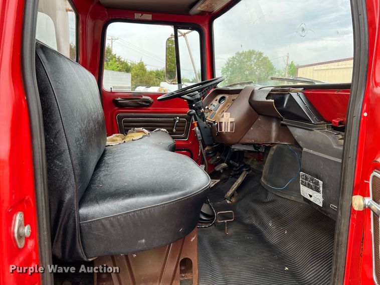 image for item LI9707 1978 Ford 7000  feed delivery truck