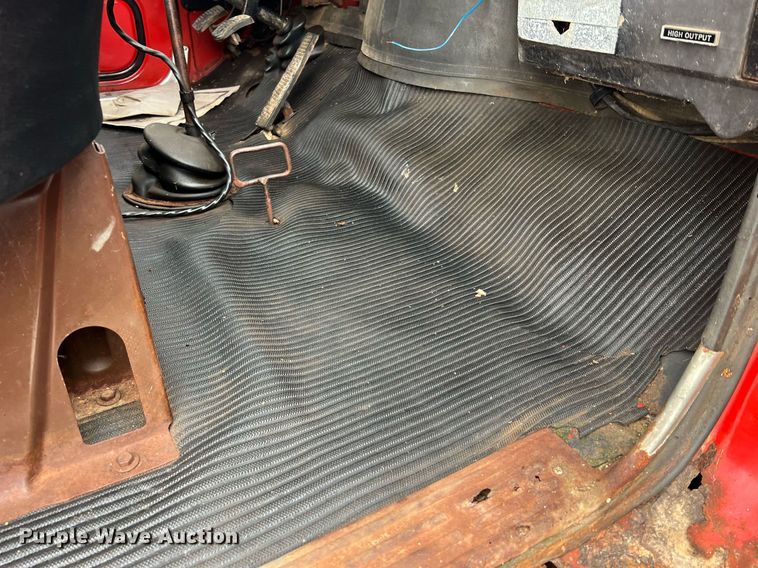 image for item LI9707 1978 Ford 7000  feed delivery truck