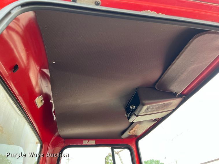 image for item LI9707 1978 Ford 7000  feed delivery truck