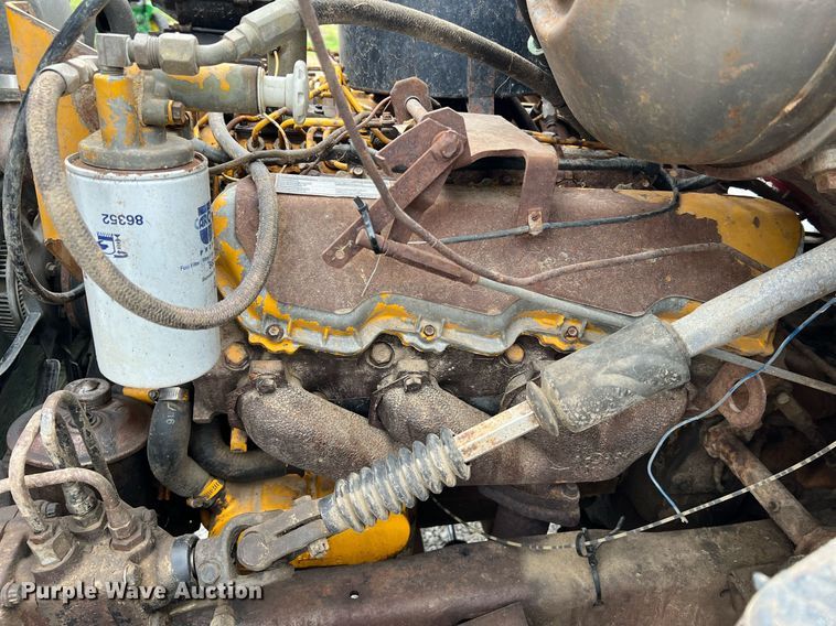 image for item LI9707 1978 Ford 7000  feed delivery truck