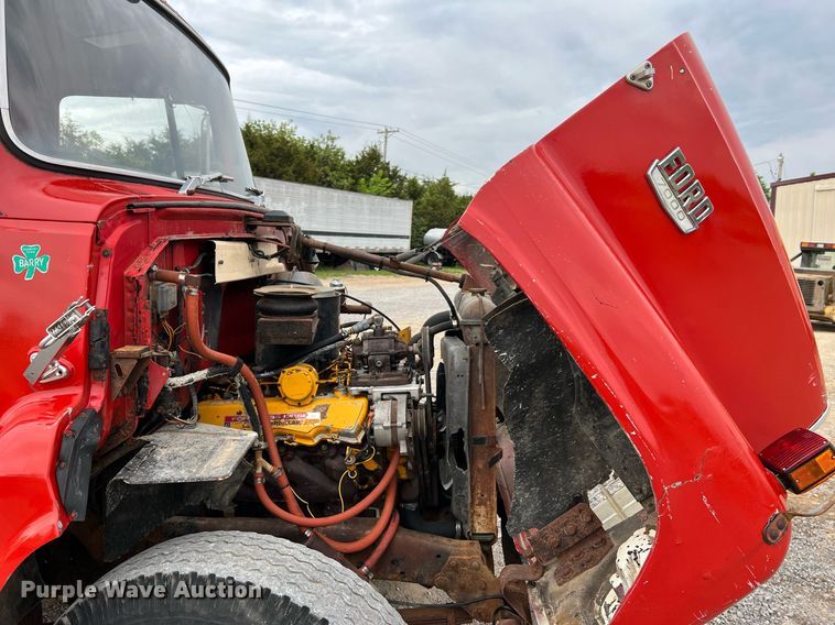 image for item LI9707 1978 Ford 7000  feed delivery truck