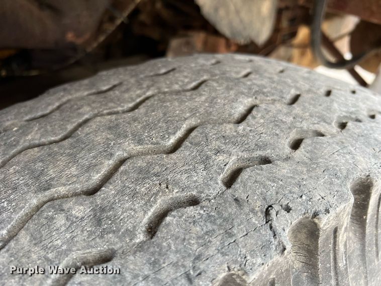 image for item LI9707 1978 Ford 7000  feed delivery truck