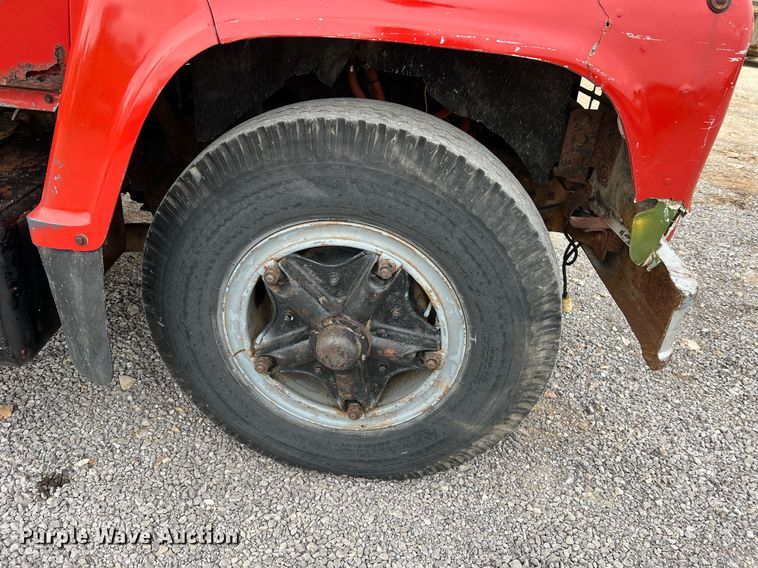 image for item LI9707 1978 Ford 7000  feed delivery truck