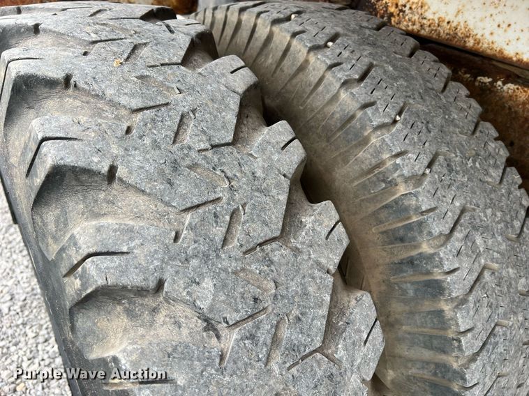 image for item LI9707 1978 Ford 7000  feed delivery truck