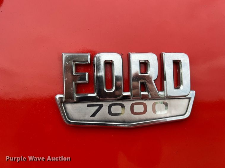 image for item LI9707 1978 Ford 7000  feed delivery truck