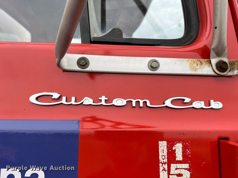 image for item LI9707 1978 Ford 7000  feed delivery truck