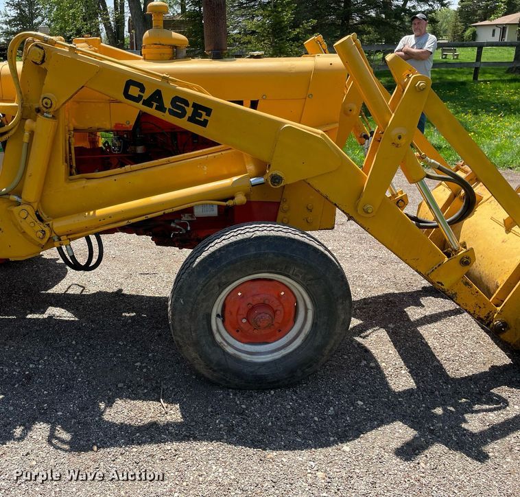 image for item LJ9656 1965 Case G530  tractor