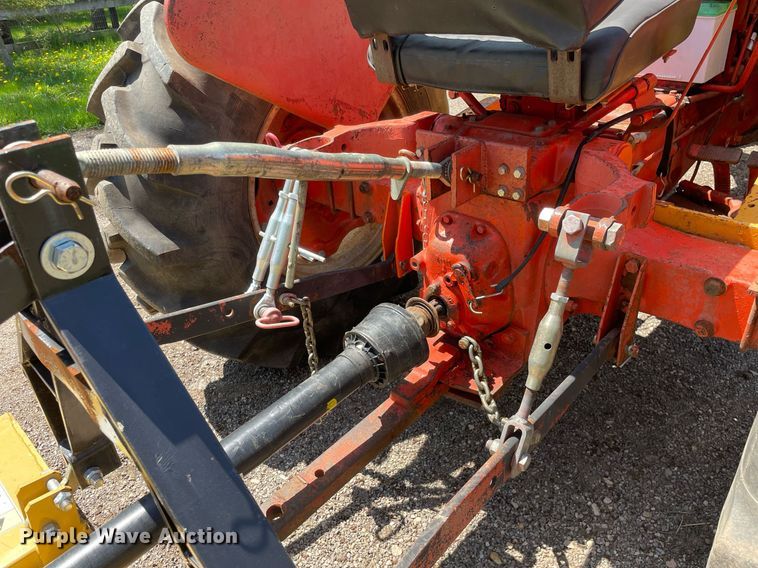 image for item LJ9656 1965 Case G530  tractor