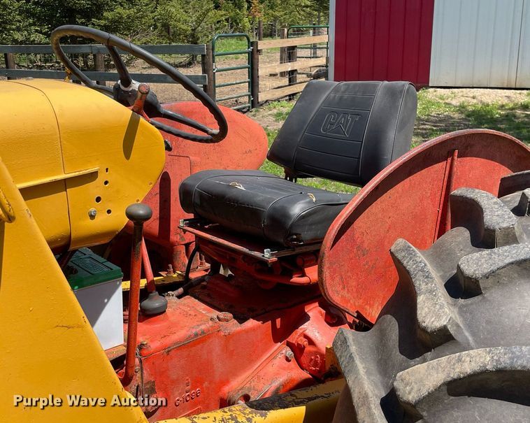 image for item LJ9656 1965 Case G530  tractor