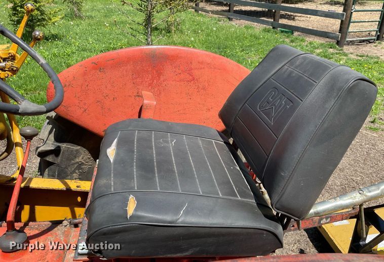 image for item LJ9656 1965 Case G530  tractor