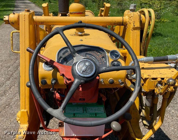 image for item LJ9656 1965 Case G530  tractor