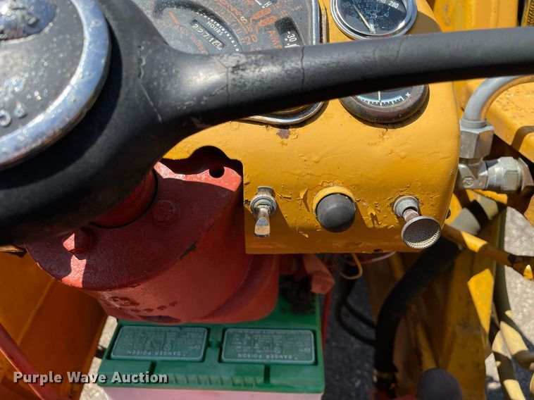 image for item LJ9656 1965 Case G530  tractor