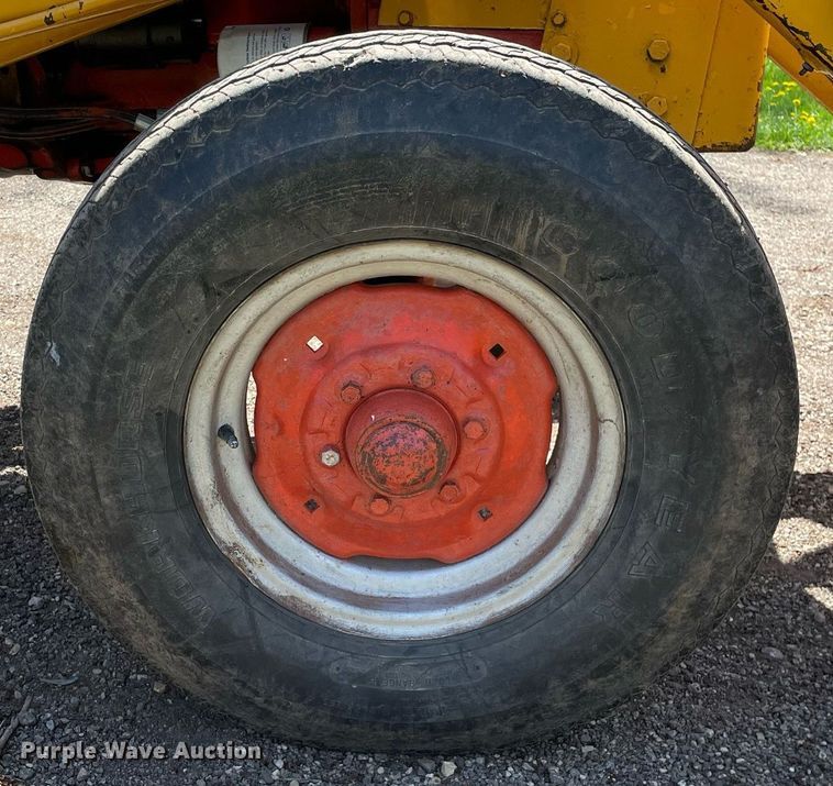 image for item LJ9656 1965 Case G530  tractor