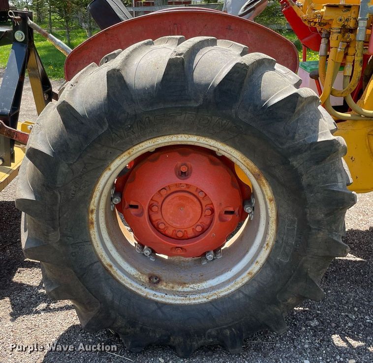 image for item LJ9656 1965 Case G530  tractor