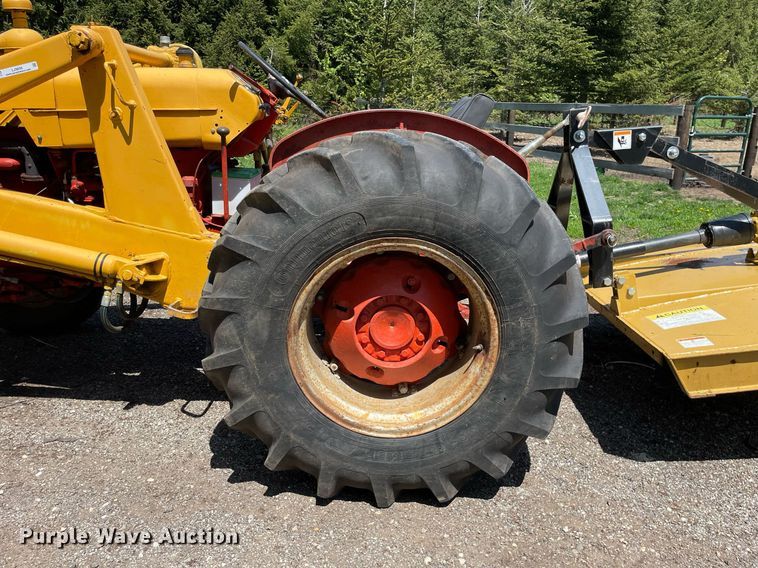 image for item LJ9656 1965 Case G530  tractor