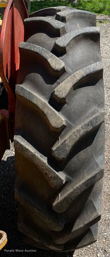 image for item LJ9656 1965 Case G530  tractor