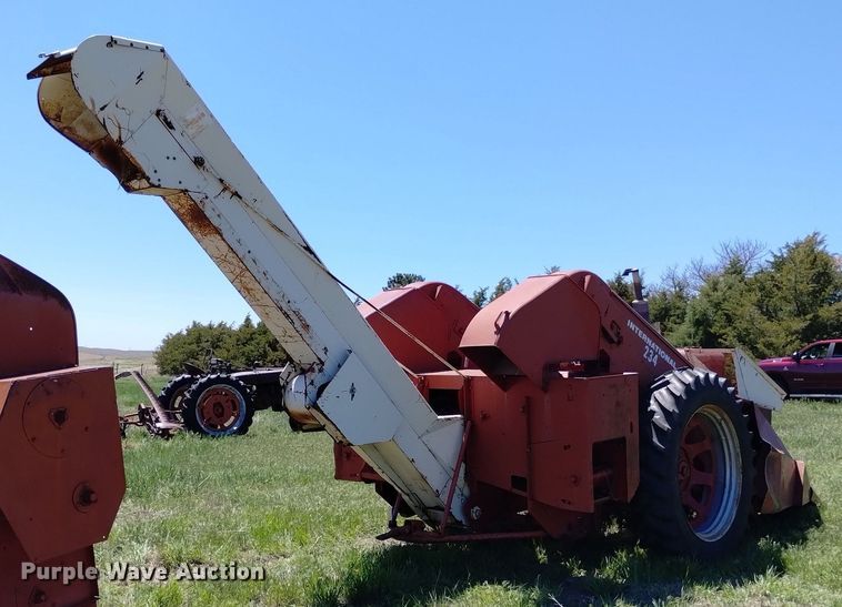 image for item LP9555 Farmall 400  with International 234 corn picker
