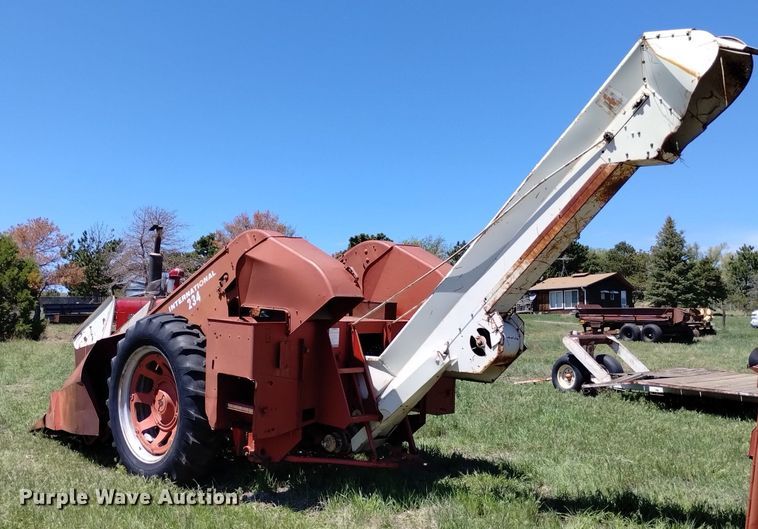 image for item LP9555 Farmall 400  with International 234 corn picker