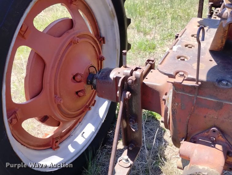 image for item LP9556 Farmall H  tractor