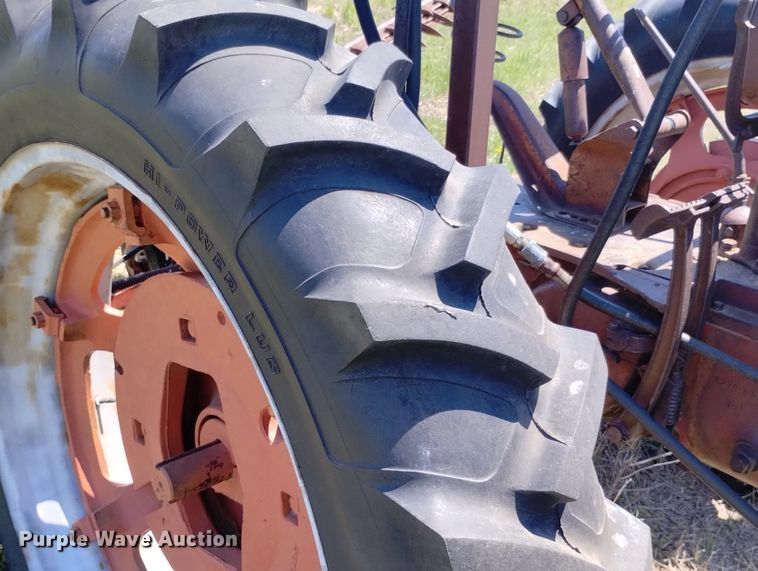 image for item LP9556 Farmall H  tractor