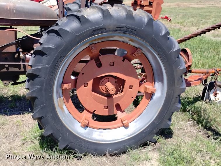 image for item LP9556 Farmall H  tractor