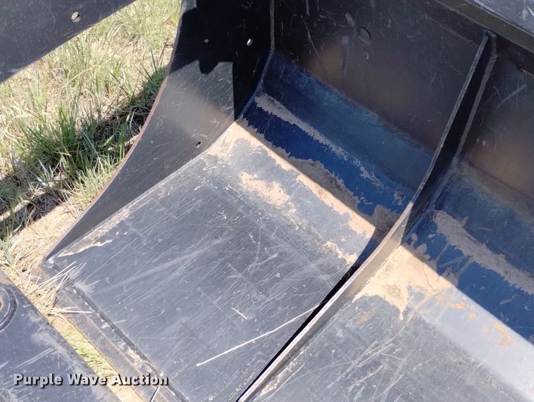 image for item LP9558 1997 Ford New Holland 7740SL  tractor