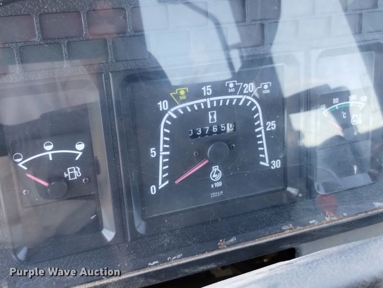 image for item LP9558 1997 Ford New Holland 7740SL  tractor