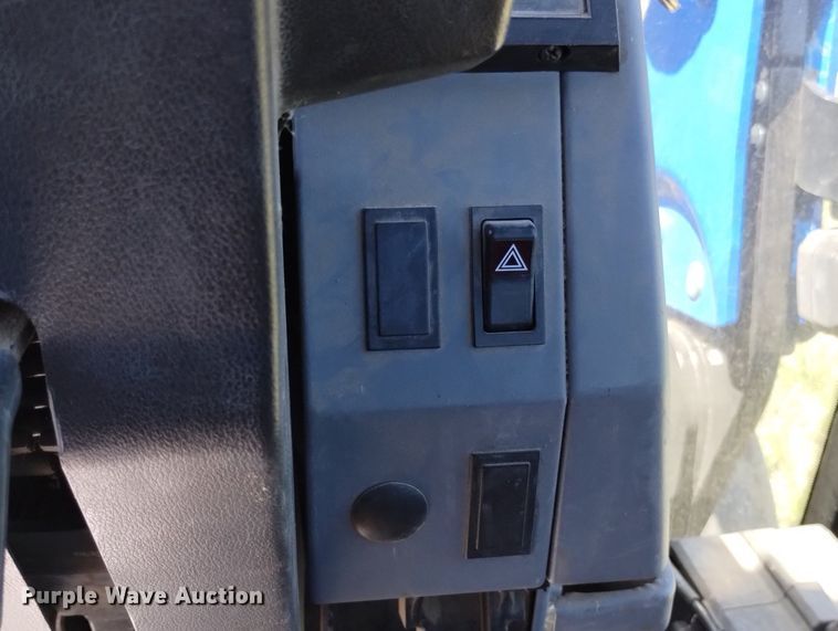 image for item LP9558 1997 Ford New Holland 7740SL  tractor