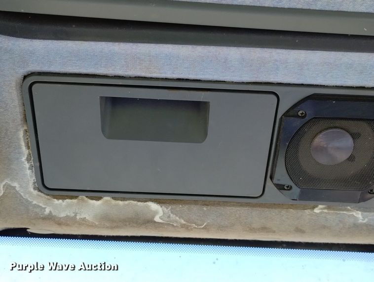 image for item LP9558 1997 Ford New Holland 7740SL  tractor