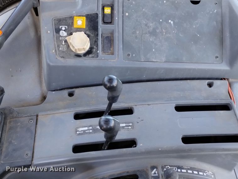 image for item LP9558 1997 Ford New Holland 7740SL  tractor