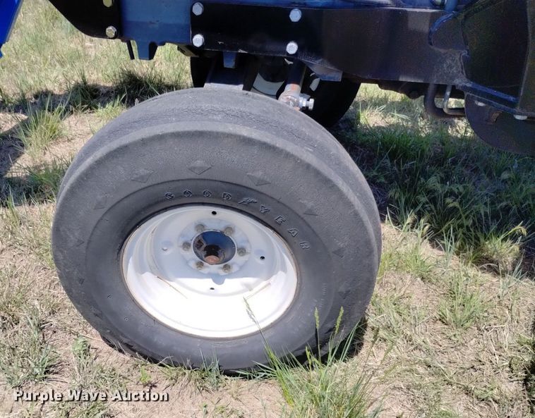 image for item LP9558 1997 Ford New Holland 7740SL  tractor