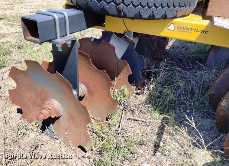 image for item LP9560 Country Line  disk